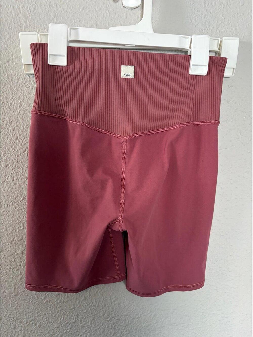 Vuori Rib Studio Short Cedar Pink (Mauve) size XS. Tags removed. Waist measures